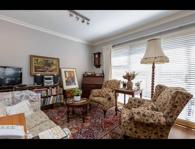1 BEDROOM APARTMENT FOR SALE IN RONDEBOSCH